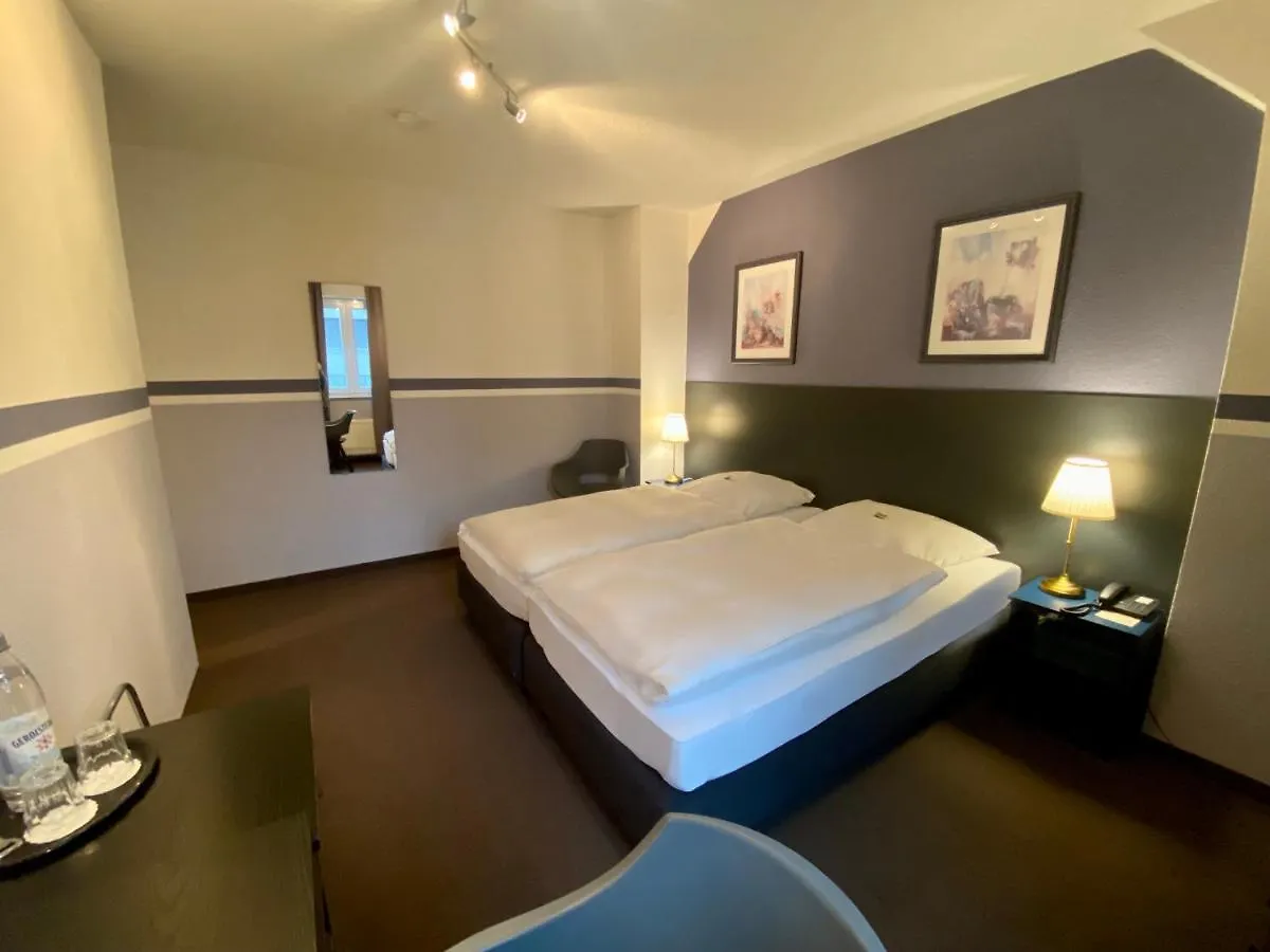 Hotel Kaiserswerth Düsseldorf 0*,