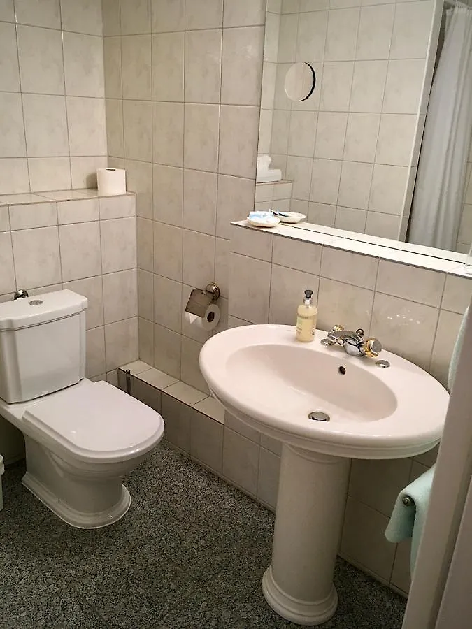 Hotel Kaiserswerth Dusseldorf Bed & Breakfast