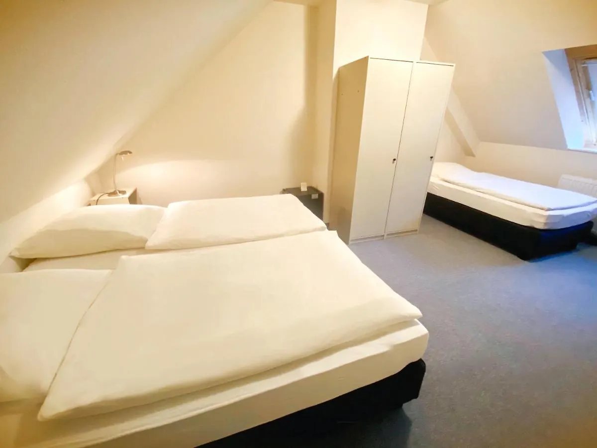 Bed & Breakfast Hotel Kaiserswerth Dusseldorf Germany